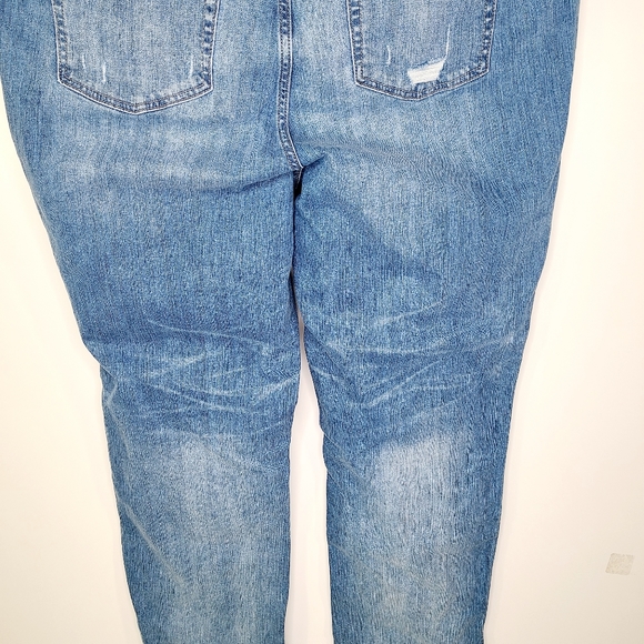 Torrid Boyfriend Straight women's blue jeans distressed with stretch - Picture 7 of 10